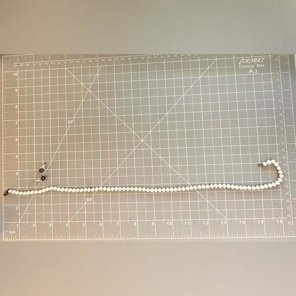 Vintage Pearl Necklace & Tahitian Post Earrings - Picture 13 of 15